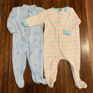 Set of 4 : 3-6 month baby onesies- Gerber & Gap